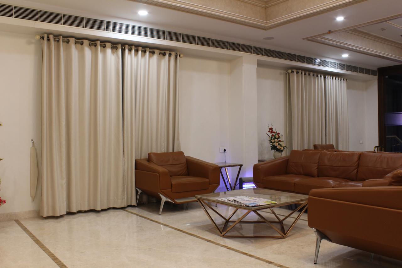 Hotel Grand Gayathri Khammam Kültér fotó