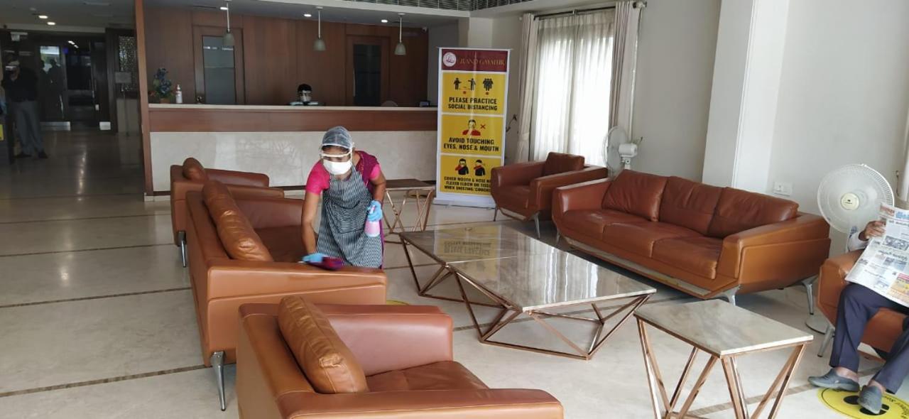 Hotel Grand Gayathri Khammam Kültér fotó